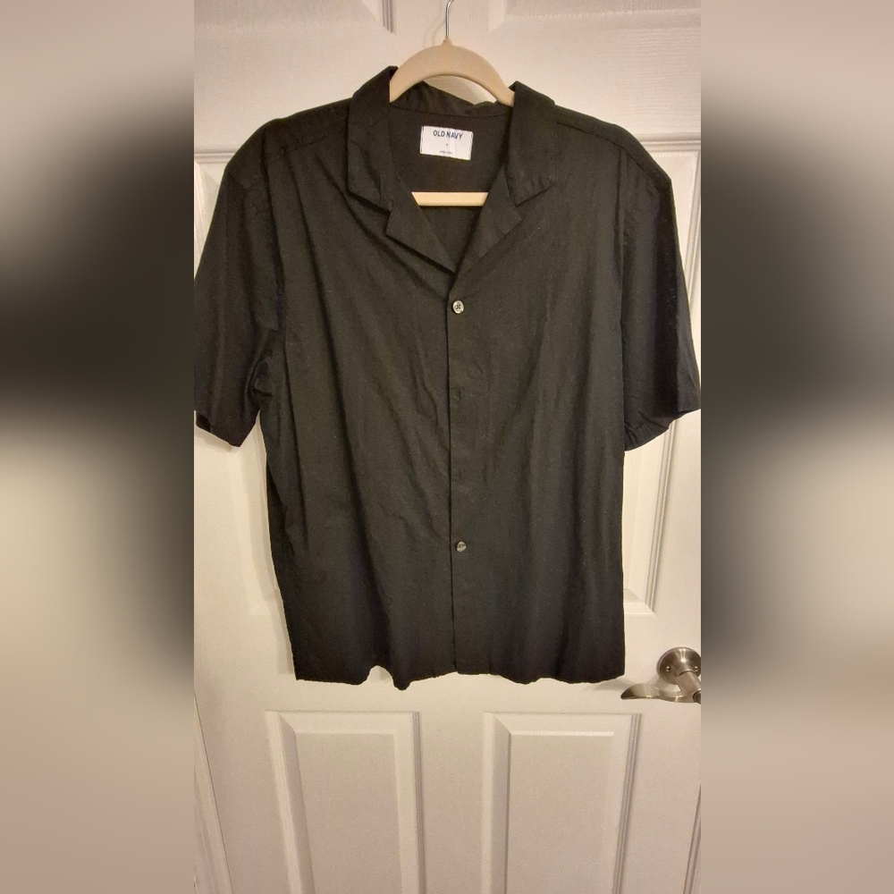 Old Navy Classic Black Button-Up Shirt